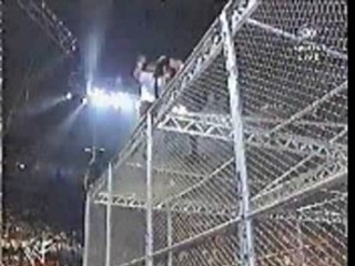 chute de manking sur une table