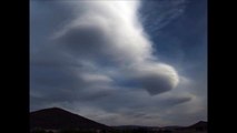 Utterly Weird and Amazing Lenticular UFO Cloud Motion Time Lapse !!