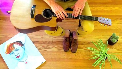 So talented guitar player with a very special way to play his intrument : Samuel Orson - Giraffe - Acoustic Guitar