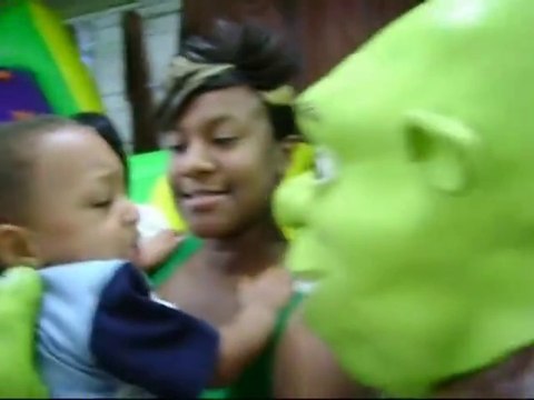 Shrek wreks kids party scarying toddlers - Hilarious