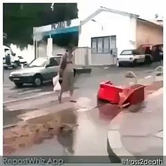 HAHAHA most funny seen must watch it
