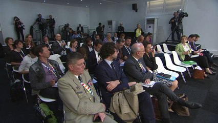 G7 se distancia dos combustíveis fósseis