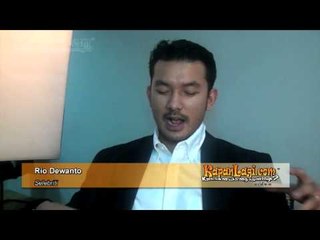Rio Dewanto Desain Baju Khusus Kaum Adam