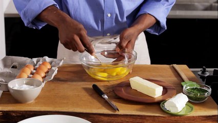 Scramble Eggs | Cooking How To | Food Network Asia