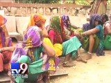 SUPERSTITION: 'Tantrik' tries to infuse life into woman's body who died of snake bite - Tv9