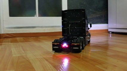 1:14 Tamiya Freightliner Cascadia Evolution_HD