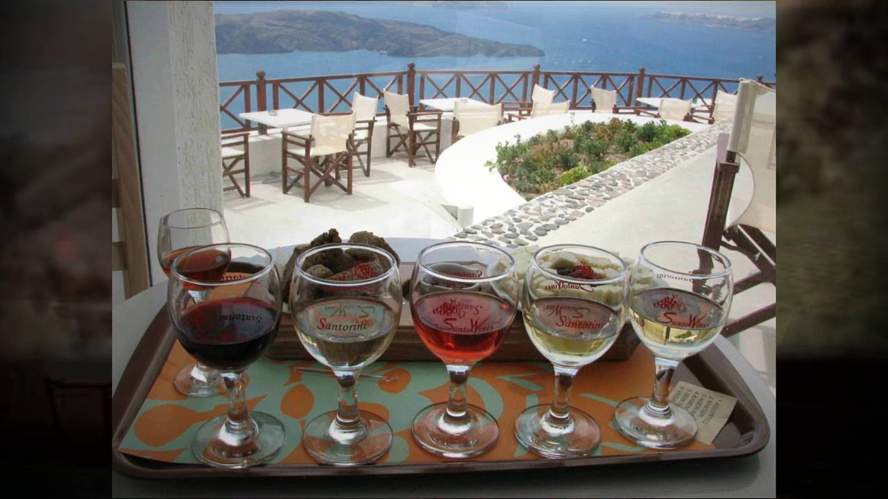 Greek Island Holiday - Santorini Travel Guide