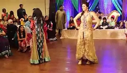 Pakistani Wedding Mehndi Night BEST Dance On -- Mehndi Taan Sajdi -- (FULL HD) - Video Dailymotion