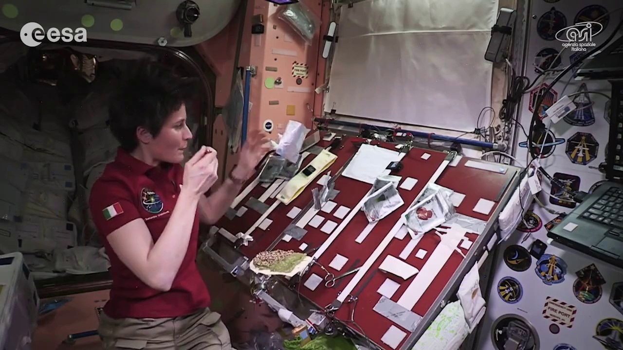 Cours de cuisine dans l'espace