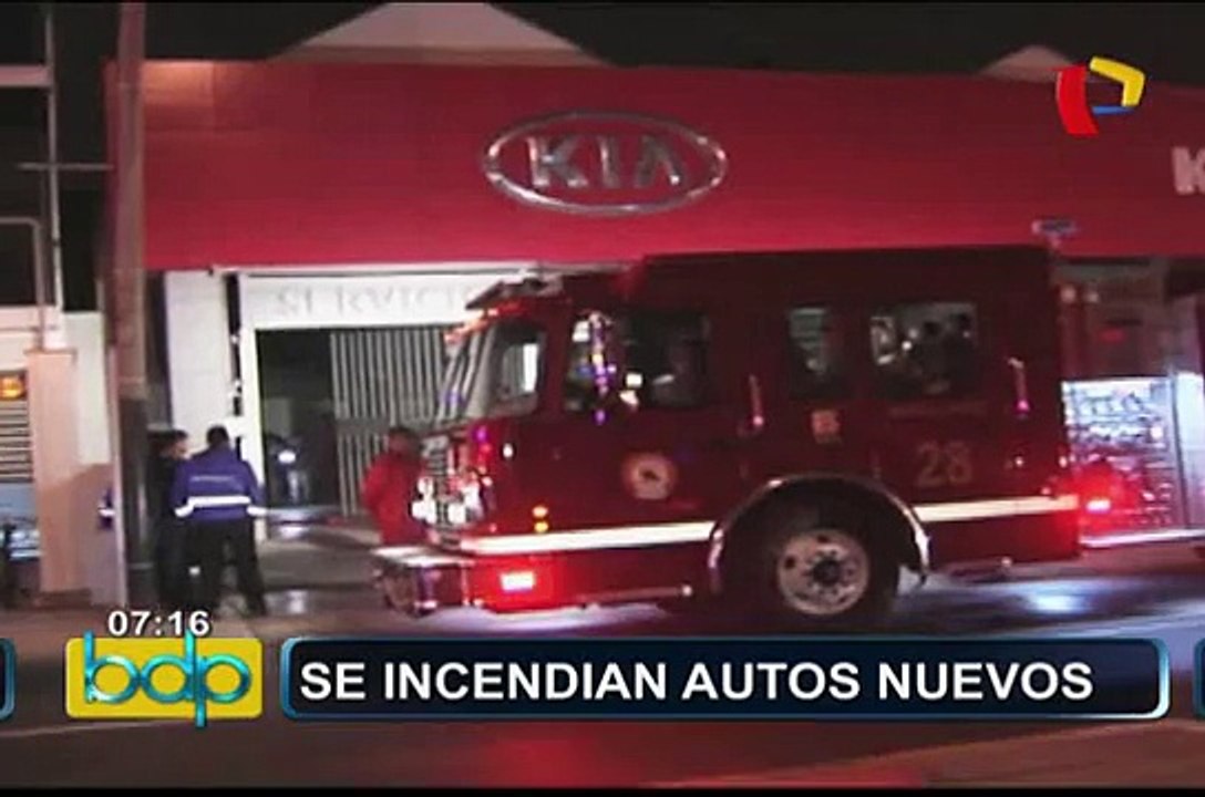 Se incendian autos en tienda de Miraflores: hecho generó gran alarma en vecinos