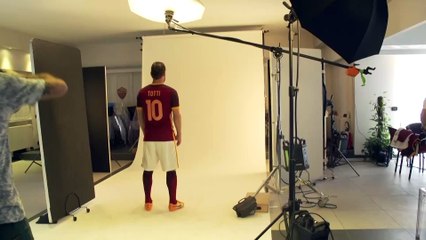 Behind the scenes at 2015-16 AS Roma new Nike kit shoot