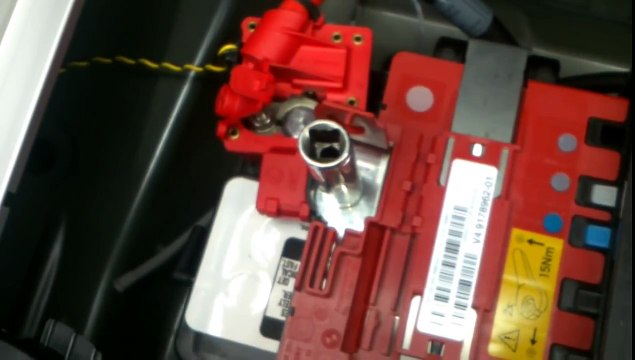 BMW X5 E70 X6 E71 Battery Removal How to DIY: BMTroubleU