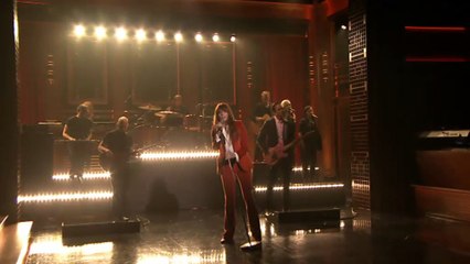 Florence + The Machine "Ship to wreck" live chez Jimmy Fallon - Tonight Show du 3/06 sur MCM