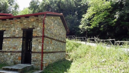 Λαογραφικό Μουσείο, Λουτρά2