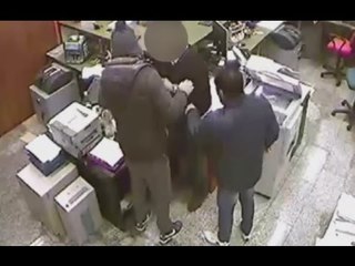 Aci Sant'Antonio (CT) - Rapinò banca ferendo il cassiere, arrestato (09.06.15)