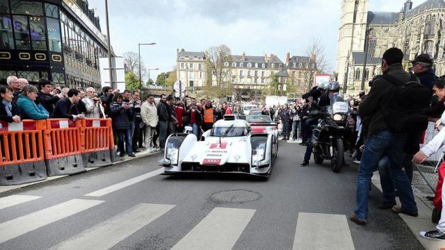 24 Heures du Mans 2015. Tom Kristensen remercie la police