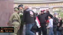 Pro-Putin Bikers Lay Wreath at Russian Monument in Vienna En Route to Berlin