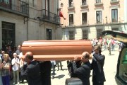 Aplausos para recibir los restos mortales de Pedro Zerolo