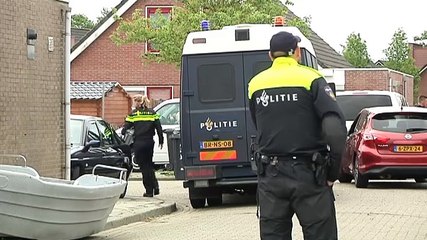 Descargar video: Politie valt 16 panden binnen tijdens grote hennepteelt actie - RTV Noord