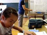 crianças brasileiras aprendendo japones