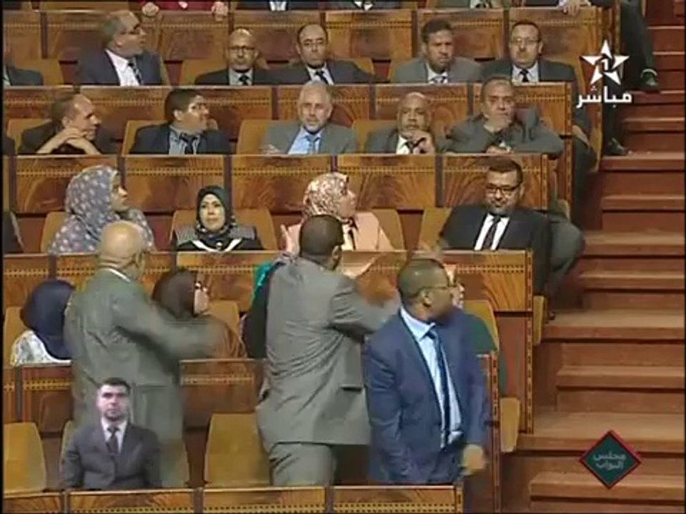 قربلة في البرلمان بسبب لوبيز والزين اللي فيك