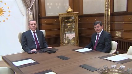 الرئيس التركي يقبل استقالة حكومة أوغلو