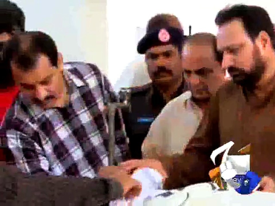 DSP shot dead in Karachi's Shah Latif area-Geo Reports-09 Jun 2015