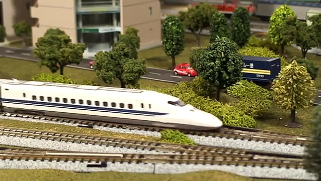 Kato City Layout - Japanese Model Train (N Scale)