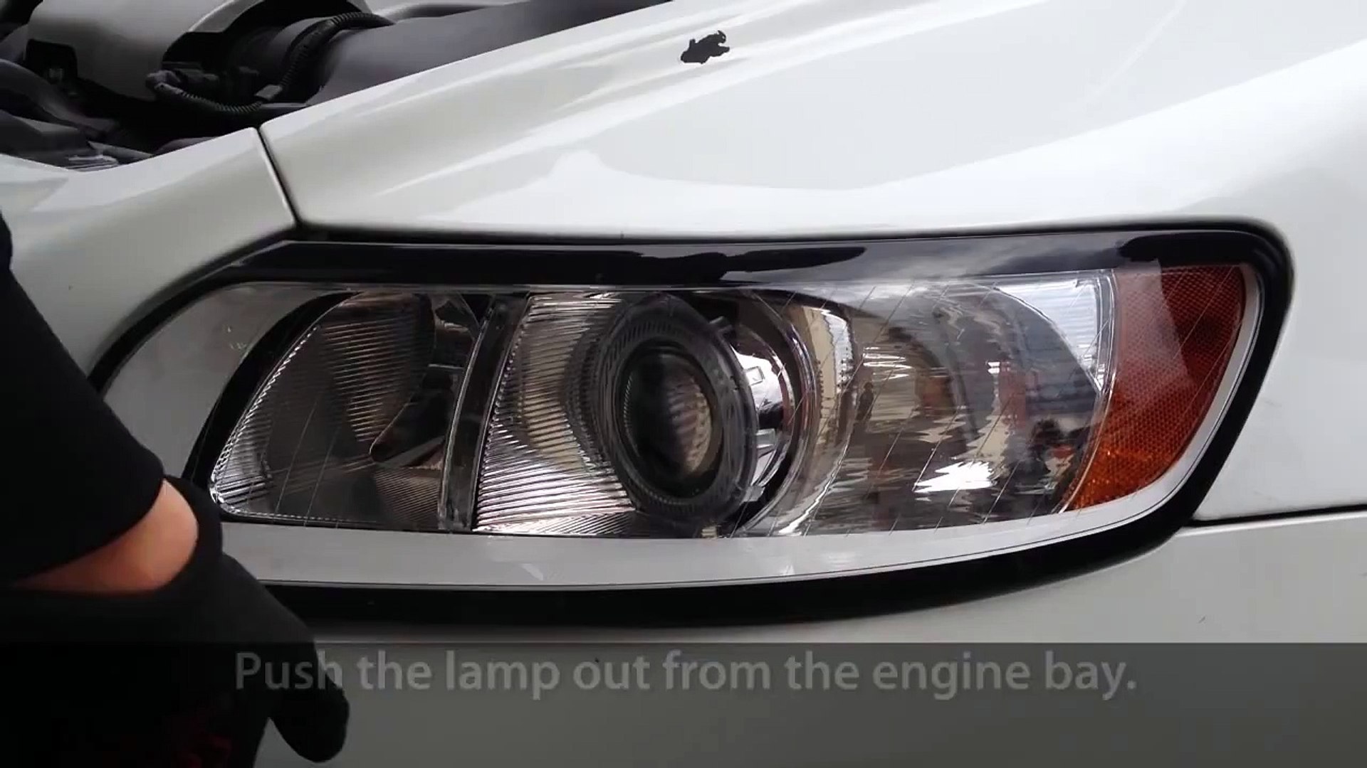 How to remove headlights in Volvo C30, S40, V50, C70 (light bulb change) -  video Dailymotion