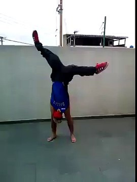 Ganito daw ang break dance. lols?syndication=228326
