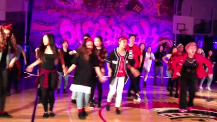 The incredible dance of a professor for 60 years at year-end show