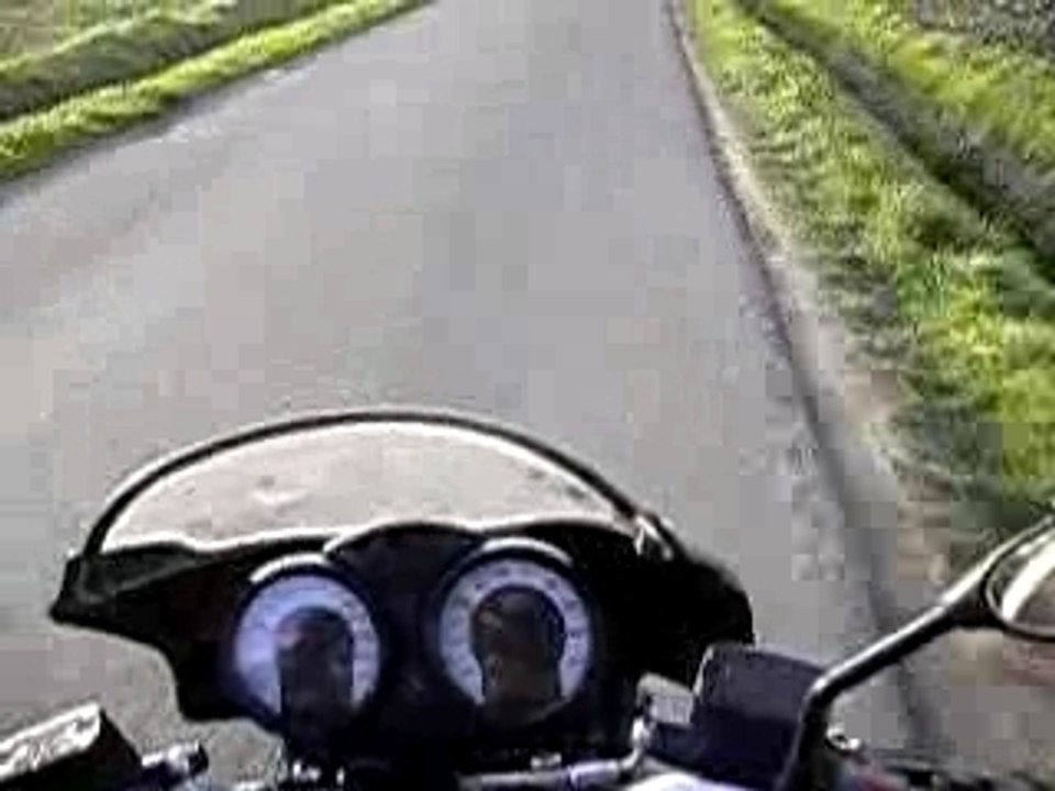 Roulage près du Mans en ducati s2r 800