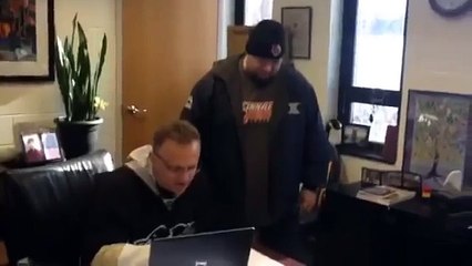 Stephens principal and teacher sing school closing