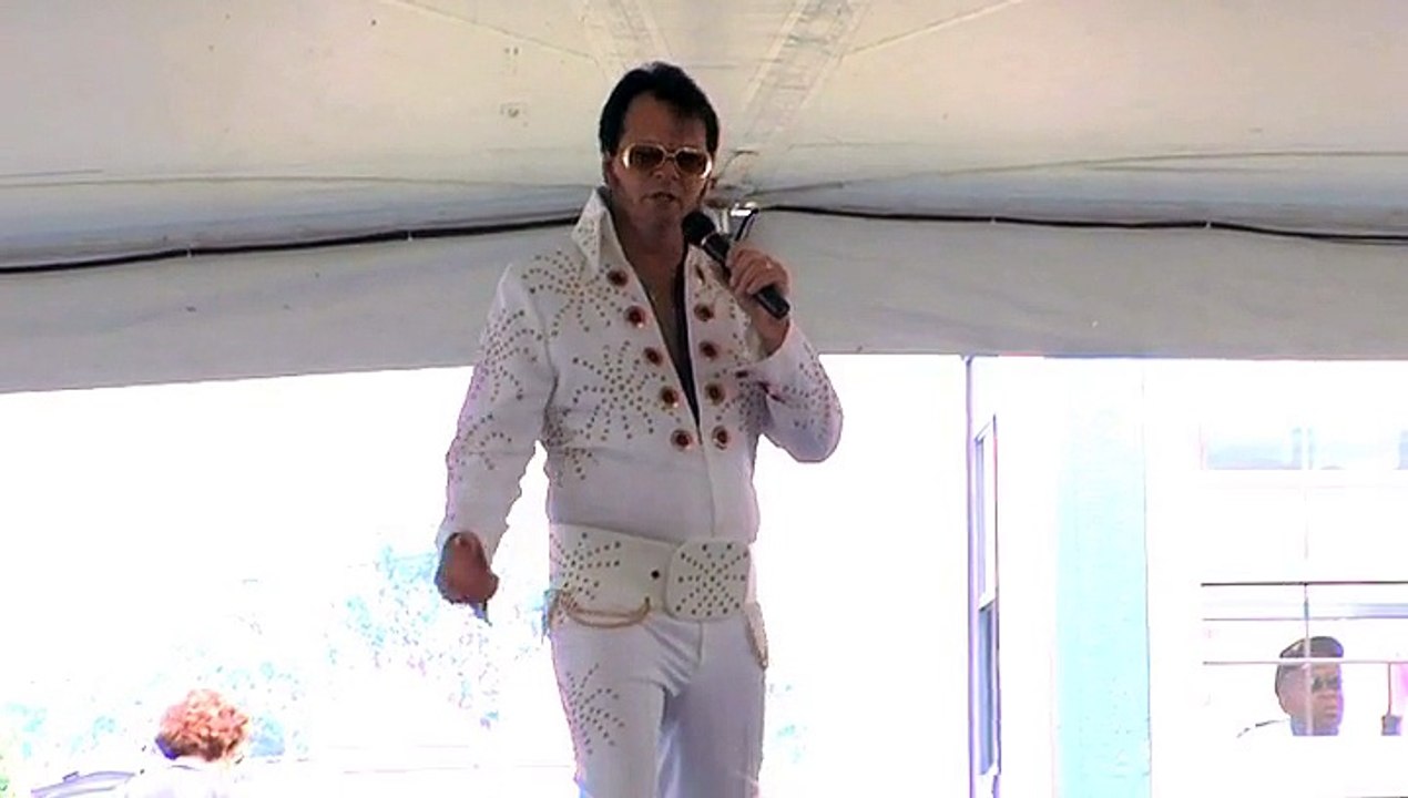 Brad Latham sings 'I Got A Woman' Elvis Week 2008