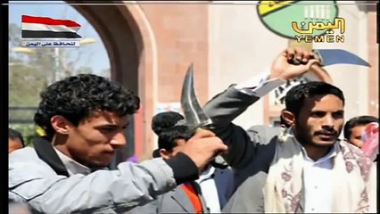 مقارنه بين الشيخ عبدالله الاحمر وابنه حميد