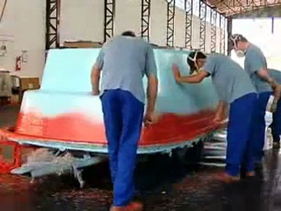 Así se fabrica una piscina de poliéster (fibra de vidrio)