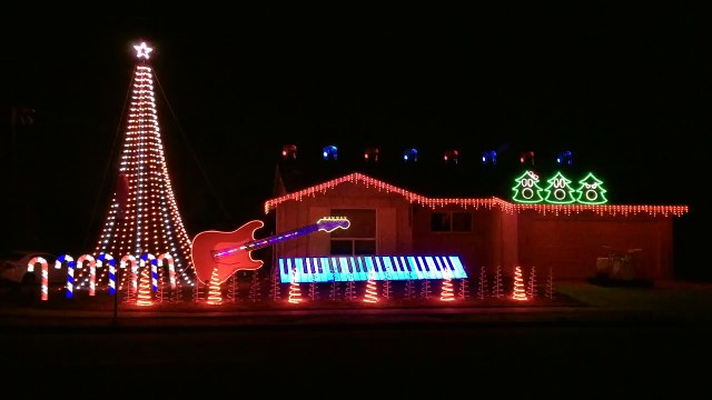 Cops Theme Song - Bad Boys (Inner Circle) Christmas Light Show 2014