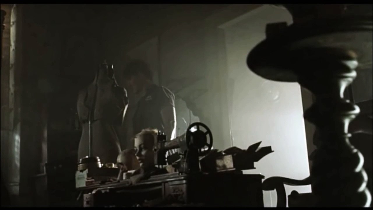 Texas Chainsaw Massacre (2003) Kemper's Death