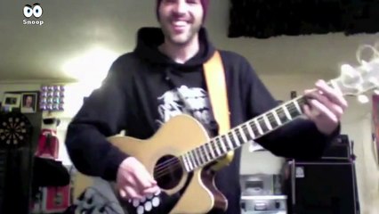 Reprise de Highway To Hell d'ACDC avec une guitare-batterie