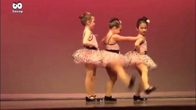 Une fillette danse des claquettes et impose le respect