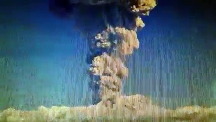Massive Volcano Erupts Russia. Whats going on?