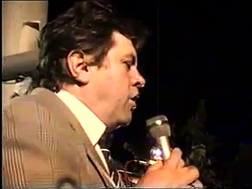 Hristos a Inviat cu Ioan Alexandru in Piata Universitatii - aprilie, 1990