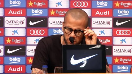 Alves: ''Messi me dijo que me quedara, que en ningún estaría mejor''