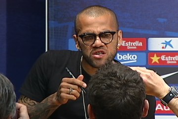 Alves: "Piqué no tenía maldad"