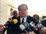 Corneliu Vadim Tudor catre Ponta. In descriere e pamfletul MR. PÎRȚ ȘI CURVA POPII