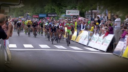 Скачать видео: Critérium du Dauphiné 2015 – Race summary – Stage 4 (Anneyron - Porte de DrômArdèche / Sisteron)