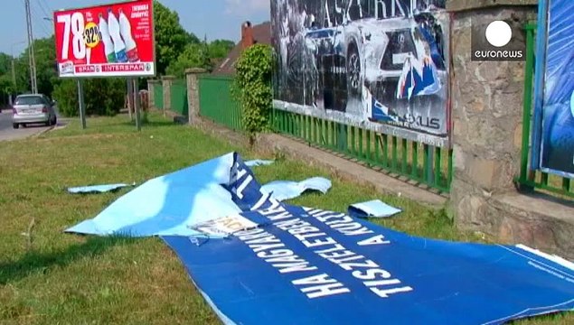 Угорщина: битва за мігрантів вилилася на білборди