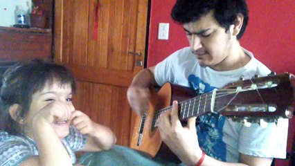 Marti y el tío cantan la canción de zou.