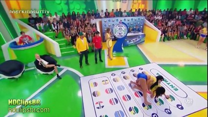 Des jolie brésiliennes jouent à Twister !