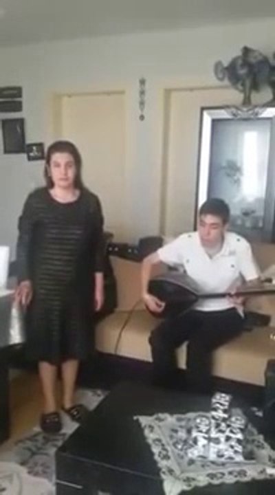 Ahizer Özbek Yine Bugun Hatırıma Sen Geldin...
